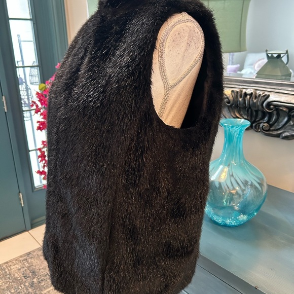 Lauren Ralph Lauren Black Faux Fur Vest Front Zipper Pockets Lined Med - Picture 2 of 16